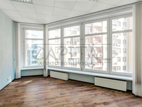 комерційна за адресою Євгена Коновальця вул. (Щорса), 32-А