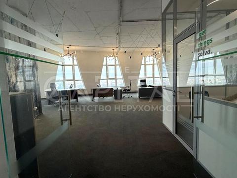 комерційна за адресою Кловський узвіз, 7а