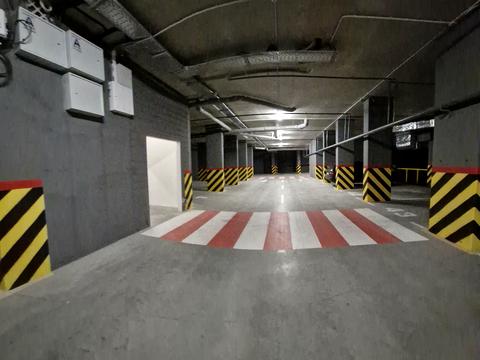 паркомісце за адресою Миколи Пимоненка вул. (), 5