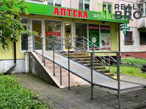 комерційна за адресою Шепетівка, Проспект Миру, 1