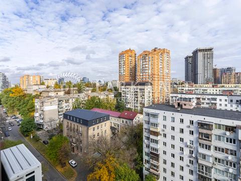 квартира за адресою Василя Тютюнника вул. (Анрі Барбюса), 28-А
