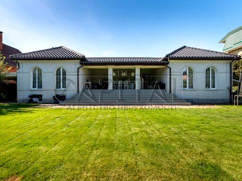 будинок за адресою Київська вул., 10