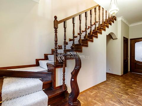 будинок за адресою Богатирська вул., 1