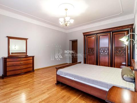 будинок за адресою Богатирська вул., 1