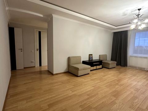 квартира за адресою Тролейбусна вул., 15