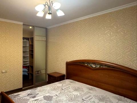 квартира за адресою Михайла Драгоманова вул. (Димитрова), 52