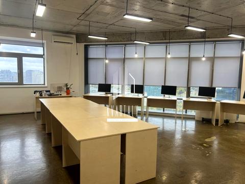 комерційна за адресою Велика Васильківська вул. (Червоноармійська), 72