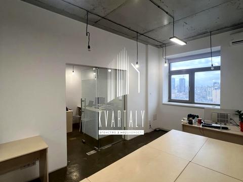 комерційна за адресою Велика Васильківська вул. (Червоноармійська), 72