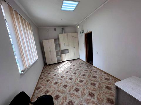 комерційна за адресою Подільська вул., 1