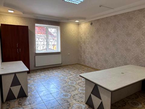 комерційна за адресою Подільська вул., 1