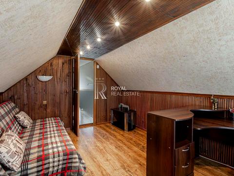 будинок за адресою Вишнева, 5