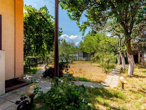 будинок за адресою Вишнева, 5