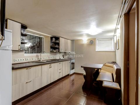 будинок за адресою Вишнева, 5