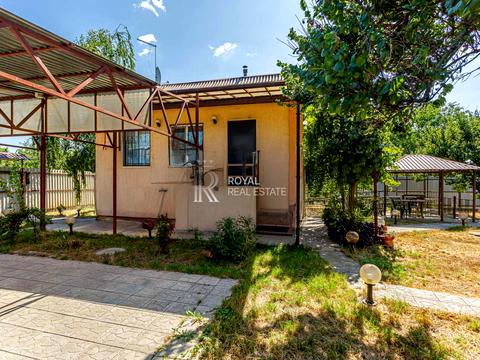 будинок за адресою Вишнева, 5