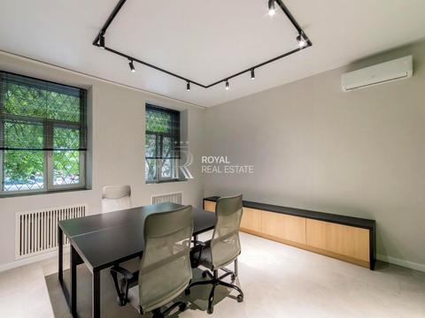 комерційна за адресою Богдана Хмельницького вул., 9