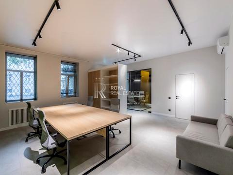 комерційна за адресою Богдана Хмельницького вул., 9