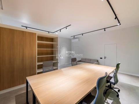 комерційна за адресою Богдана Хмельницького вул., 9