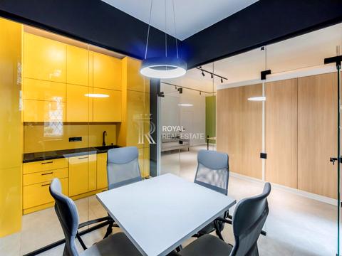 комерційна за адресою Богдана Хмельницького вул., 9