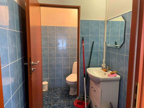 комерційна за адресою провулок Симона Петлюри, 1