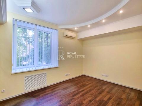 комерційна за адресою Велика Васильківська вул. (Червоноармійська), 92