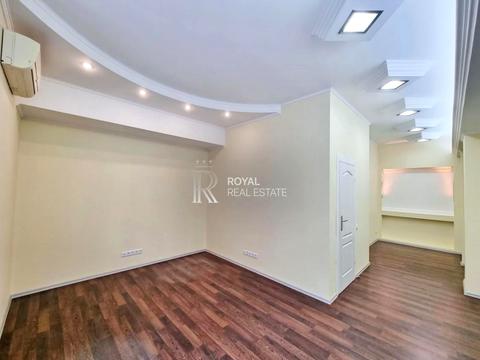 комерційна за адресою Велика Васильківська вул. (Червоноармійська), 92