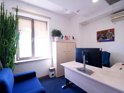 комерційна за адресою Велика Васильківська вул. (Червоноармійська), 72