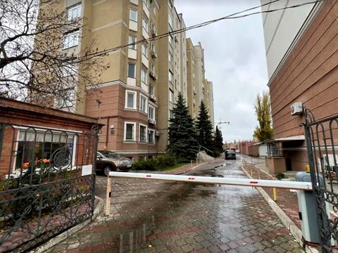 коммерческая по адресу Довженко ул., 6а