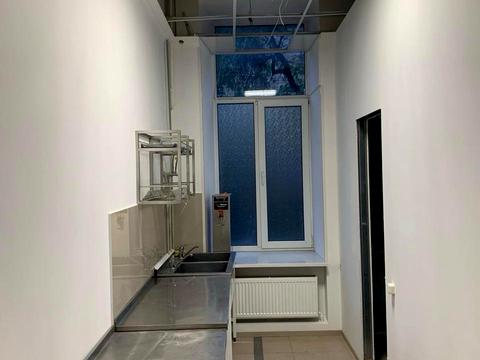 комерційна за адресою Святослава Караванського вул. (Жуковського), 38