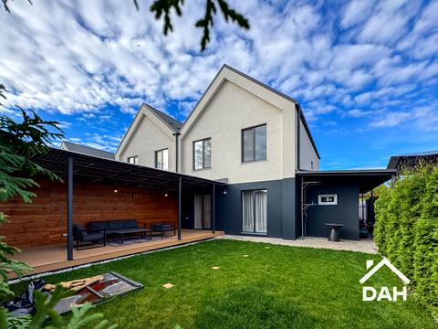 будинок за адресою Янтарна вул.