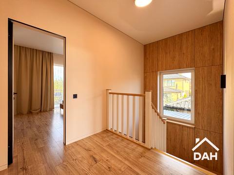 будинок за адресою Янтарна вул.