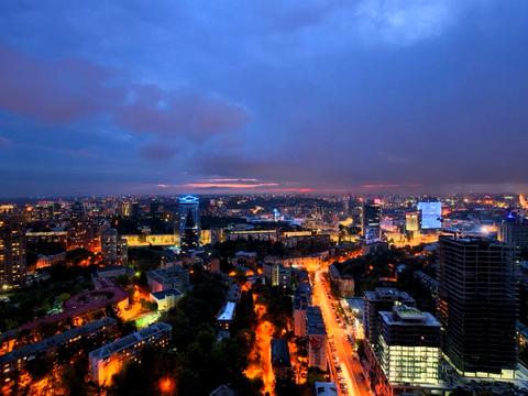 комерційна за адресою Кловський узвіз, 7