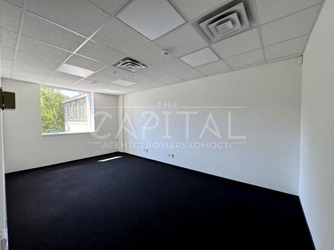 комерційна за адресою Шовковична вул., 42