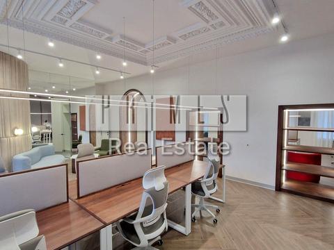 комерційна за адресою Бульварно-Кудрявська вул. (Воровського), 51