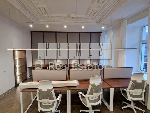 комерційна за адресою Бульварно-Кудрявська вул. (Воровського), 51