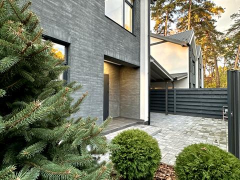 дом по адресу Революції