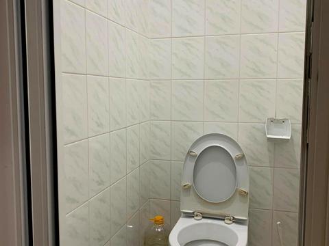 комерційна за адресою Базарна вул., 5/1