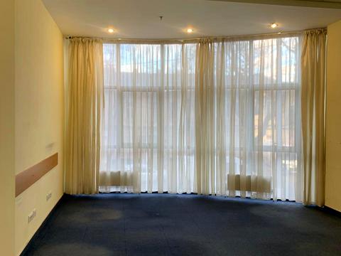 комерційна за адресою Базарна вул., 5/1