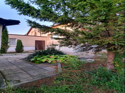 дом по адресу  ул.