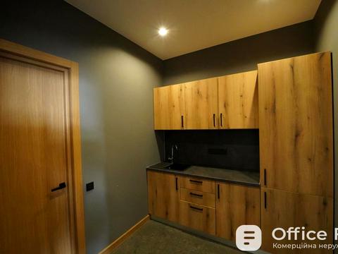 комерційна за адресою Кловський узвіз (Кловський), 7