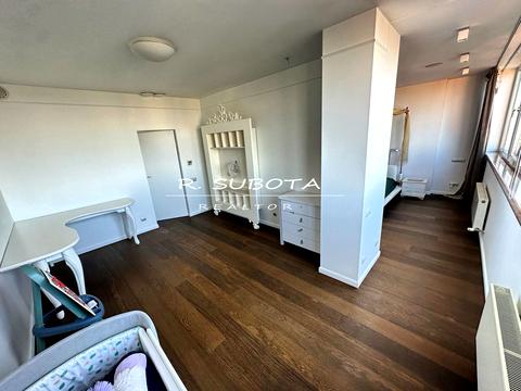 квартира за адресою Академіка Чекмарьова вул., 2