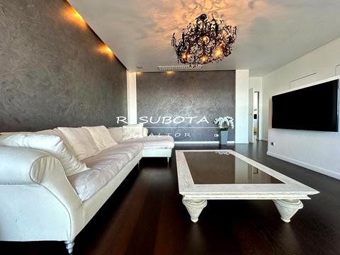 квартира за адресою Академіка Чекмарьова вул., 2