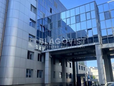 комерційна за адресою Спортивна пл., 3