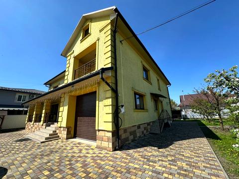 дом по адресу грушевського, 8