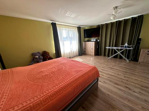 дом по адресу грушевського, 8