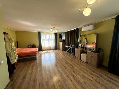 дом по адресу грушевського, 8