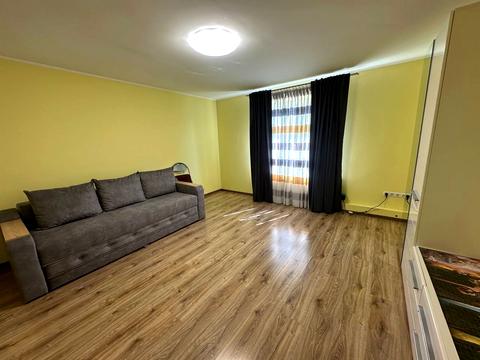 дом по адресу грушевського, 8