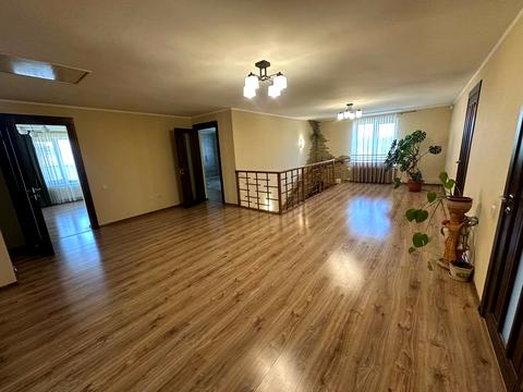 дом по адресу грушевського, 8