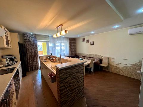 дом по адресу грушевського, 8