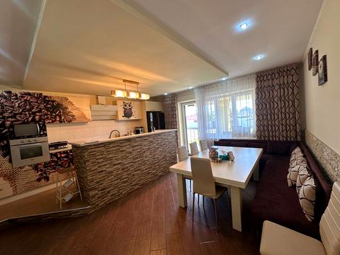 дом по адресу грушевського, 8