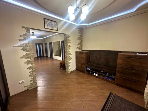 дом по адресу грушевського, 8